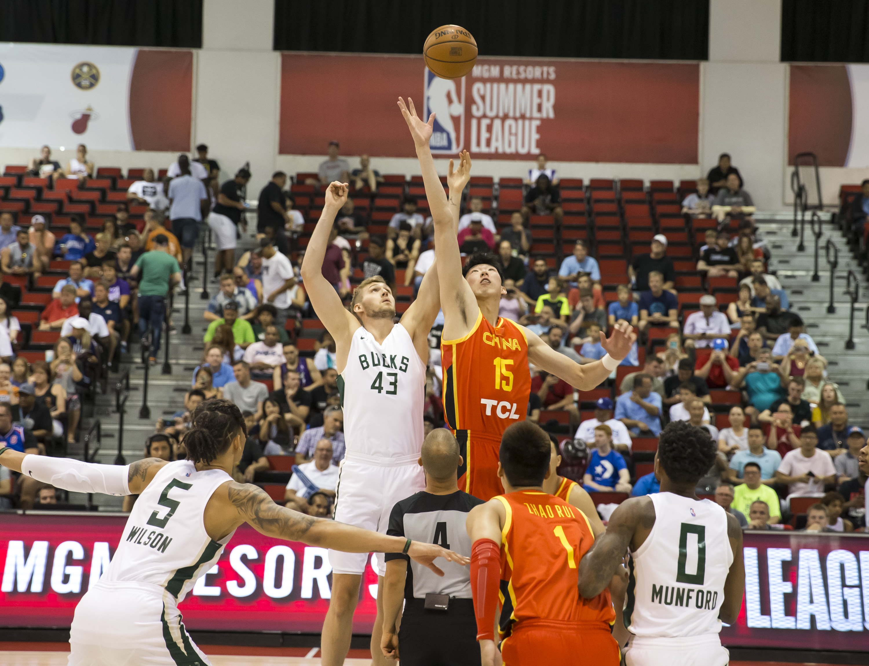 却表现平平 却表现平平